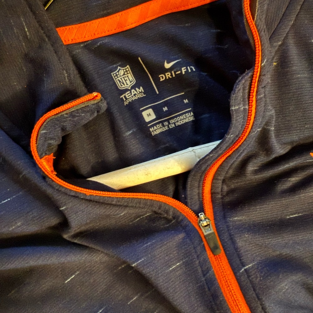 Denver Broncos NIKE long sleeved shirt! med.